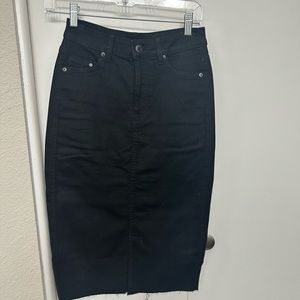 HM. Black denim midi skirt